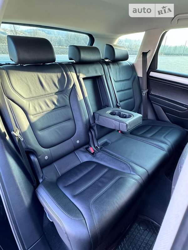 Внедорожник / Кроссовер Volkswagen Touareg 2016 в Черновцах фото 12 Внедорожник / Кроссовер Volkswagen Touareg 2016 в Черновцах