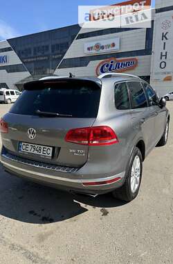 Внедорожник / Кроссовер Volkswagen Touareg 2014 в Черновцах