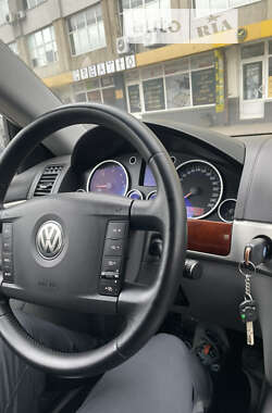 Внедорожник / Кроссовер Volkswagen Touareg 2005 в Луцке