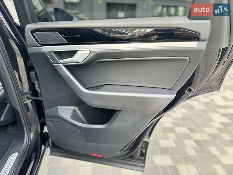 Внедорожник / Кроссовер Volkswagen Touareg 2018 в Ивано-Франковске фото 28 Внедорожник / Кроссовер Volkswagen Touareg 2018 в Ивано-Франковске