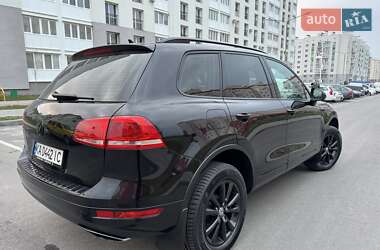 Внедорожник / Кроссовер Volkswagen Touareg 2013 в Хмельницком