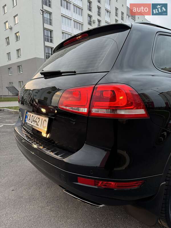 Внедорожник / Кроссовер Volkswagen Touareg 2013 в Хмельницком
