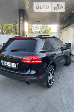 Позашляховик / Кросовер Volkswagen Touareg 2010 в Києві