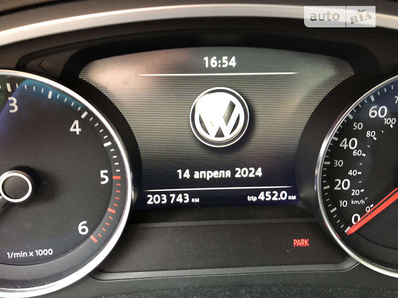 Позашляховик / Кросовер Volkswagen Touareg 2013 в Шостці