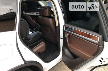 Внедорожник / Кроссовер Volkswagen Touareg 2013 в Шостке