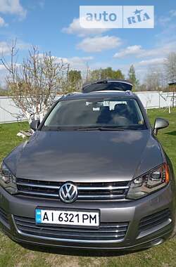 Позашляховик / Кросовер Volkswagen Touareg 2010 в Борисполі