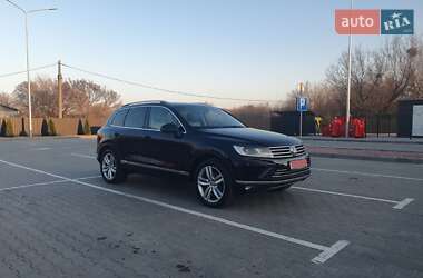 Внедорожник / Кроссовер Volkswagen Touareg 2015 в Одессе