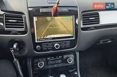 Внедорожник / Кроссовер Volkswagen Touareg 2013 в 