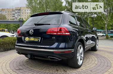 Внедорожник / Кроссовер Volkswagen Touareg 2015 в Львове