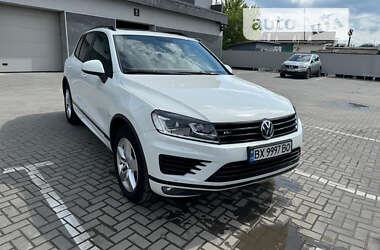 Позашляховик / Кросовер Volkswagen Touareg 2015 в Кам'янець-Подільському