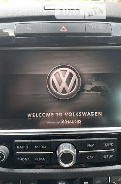 Внедорожник / Кроссовер Volkswagen Touareg 2011 в Виннице
