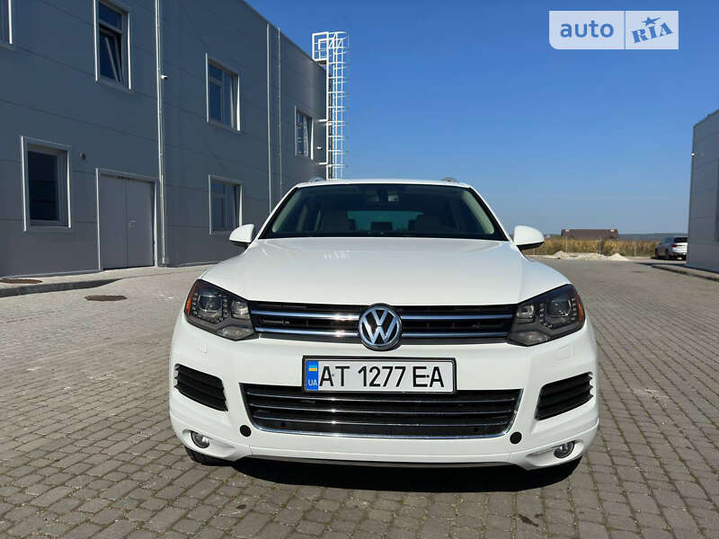 Внедорожник / Кроссовер Volkswagen Touareg 2013 в Ивано-Франковске