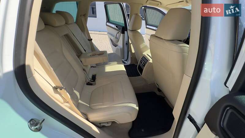 Внедорожник / Кроссовер Volkswagen Touareg 2013 в Ивано-Франковске