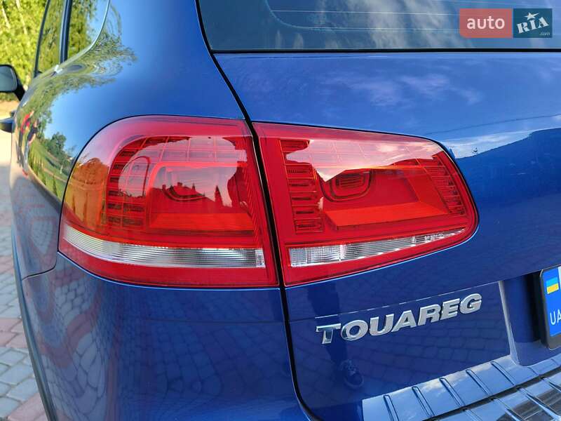 Внедорожник / Кроссовер Volkswagen Touareg 2015 в Изюме