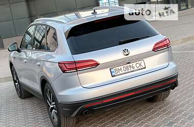 Позашляховик / Кросовер Volkswagen Touareg 2020 в Києві