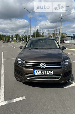 Внедорожник / Кроссовер Volkswagen Touareg 2014 в Киеве