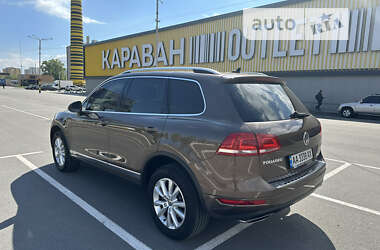 Внедорожник / Кроссовер Volkswagen Touareg 2014 в Киеве