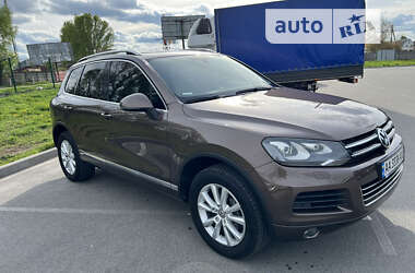 Внедорожник / Кроссовер Volkswagen Touareg 2014 в Киеве