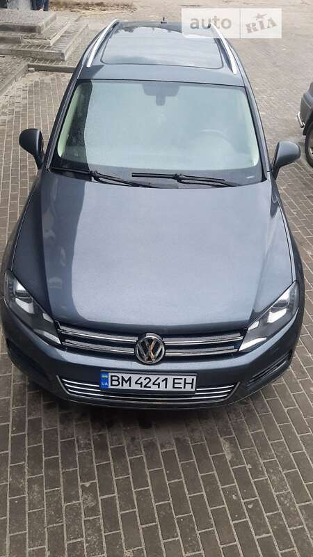 Внедорожник / Кроссовер Volkswagen Touareg 2012 в Сумах