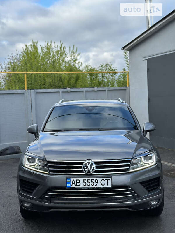 Внедорожник / Кроссовер Volkswagen Touareg 2016 в Хмельнике