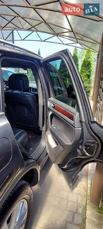Позашляховик / Кросовер Volkswagen Touareg 2012 в Дніпрі
