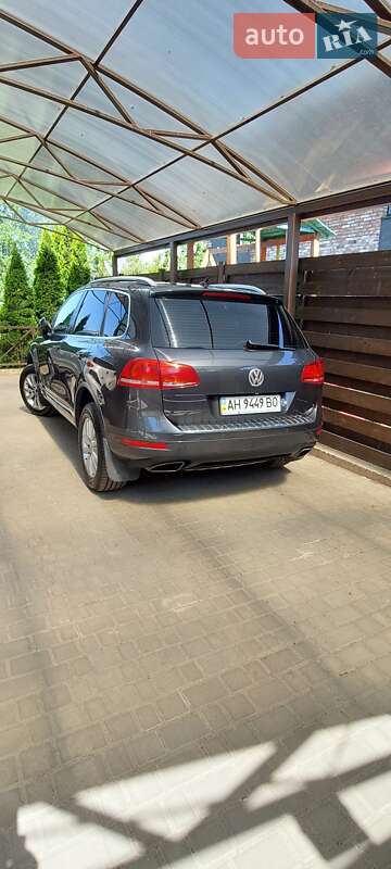 Позашляховик / Кросовер Volkswagen Touareg 2012 в Дніпрі