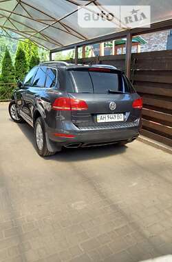 Позашляховик / Кросовер Volkswagen Touareg 2012 в Дніпрі