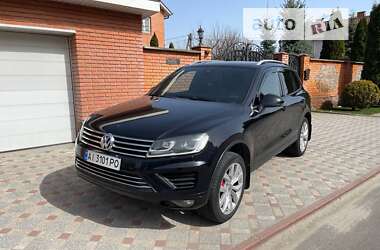 Позашляховик / Кросовер Volkswagen Touareg 2016 в Києві