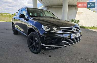 Позашляховик / Кросовер Volkswagen Touareg 2014 в 