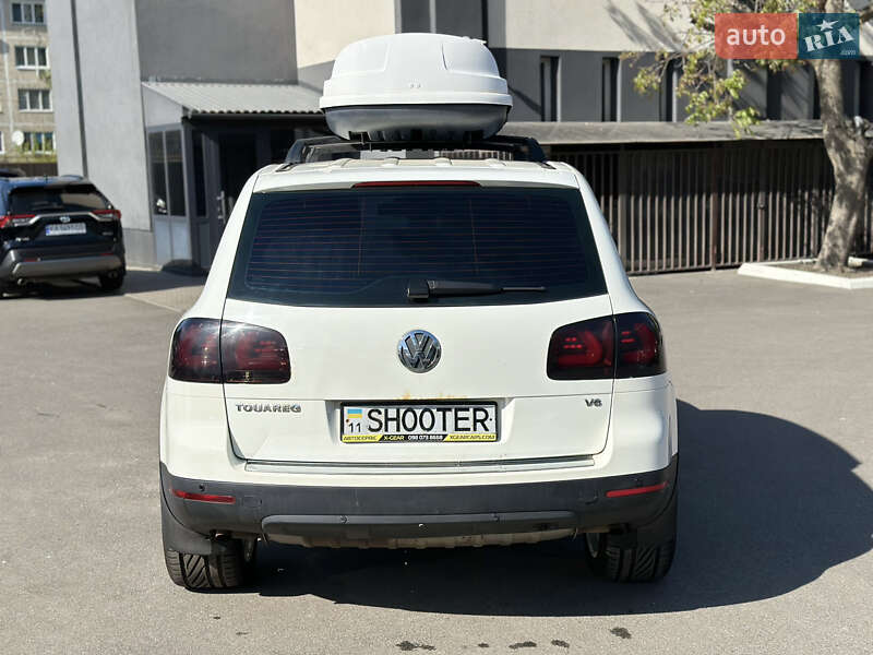 Позашляховик / Кросовер Volkswagen Touareg 2005 в Києві
