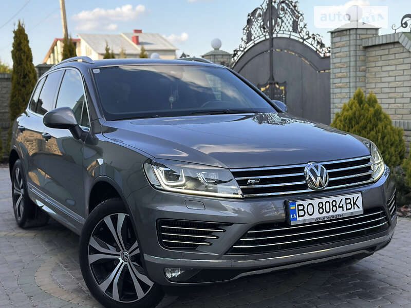 Внедорожник / Кроссовер Volkswagen Touareg 2017 в Тернополе