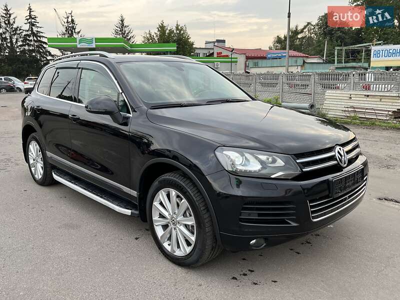 Позашляховик / Кросовер Volkswagen Touareg 2010 в Вінниці