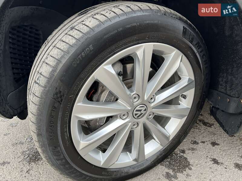 Позашляховик / Кросовер Volkswagen Touareg 2010 в Вінниці
