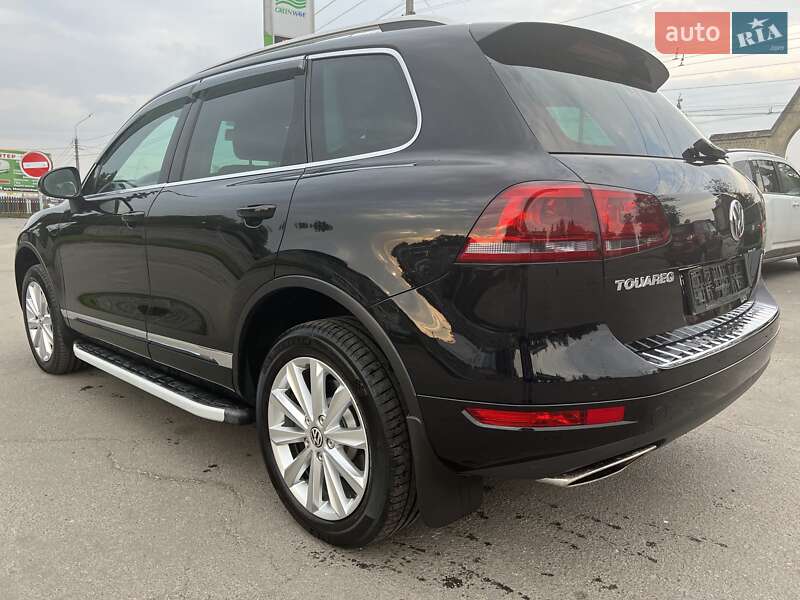 Позашляховик / Кросовер Volkswagen Touareg 2010 в Вінниці