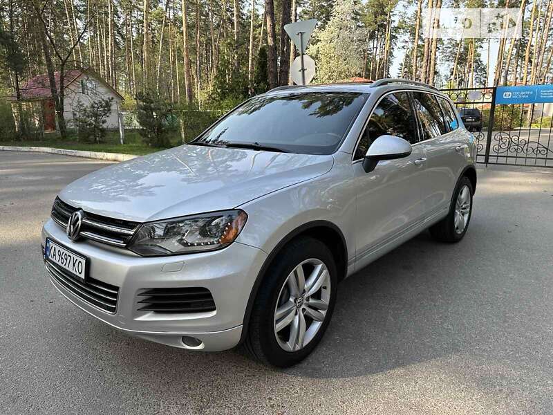 Позашляховик / Кросовер Volkswagen Touareg 2010 в Броварах