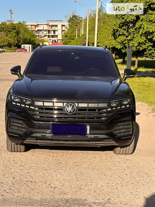 Внедорожник / Кроссовер Volkswagen Touareg 2020 в Кривом Роге
