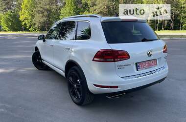 Позашляховик / Кросовер Volkswagen Touareg 2014 в Рівному