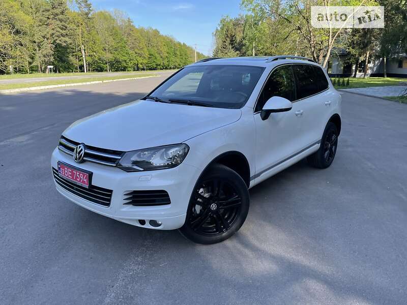 Позашляховик / Кросовер Volkswagen Touareg 2014 в Рівному