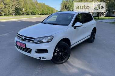 Позашляховик / Кросовер Volkswagen Touareg 2014 в Рівному