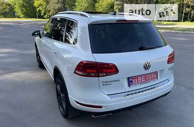 Позашляховик / Кросовер Volkswagen Touareg 2014 в Рівному