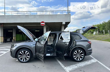 Позашляховик / Кросовер Volkswagen Touareg 2023 в Києві