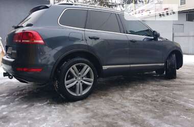 Внедорожник / Кроссовер Volkswagen Touareg 2011 в Дунаевцах