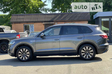 Внедорожник / Кроссовер Volkswagen Touareg 2020 в Киеве