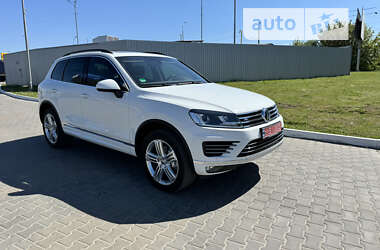 Внедорожник / Кроссовер Volkswagen Touareg 2015 в Луцке