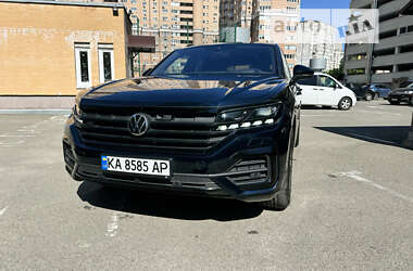 Позашляховик / Кросовер Volkswagen Touareg 2021 в Києві