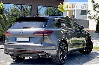 Позашляховик / Кросовер Volkswagen Touareg 2020 в Ужгороді