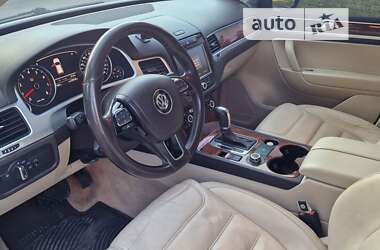 Внедорожник / Кроссовер Volkswagen Touareg 2012 в Николаеве