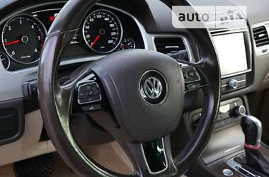 Позашляховик / Кросовер Volkswagen Touareg 2015 в Житомирі