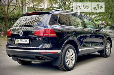 Позашляховик / Кросовер Volkswagen Touareg 2014 в Києві