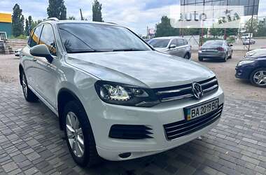 Внедорожник / Кроссовер Volkswagen Touareg 2014 в Кропивницком